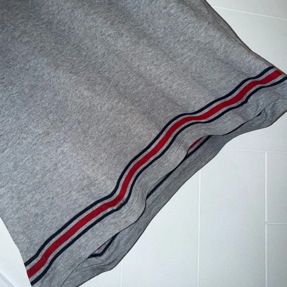 Gucci grey Logo Stripe V-Neck Tee T Shirt Men’s XL red & navy stripes - Picture 8 of 11